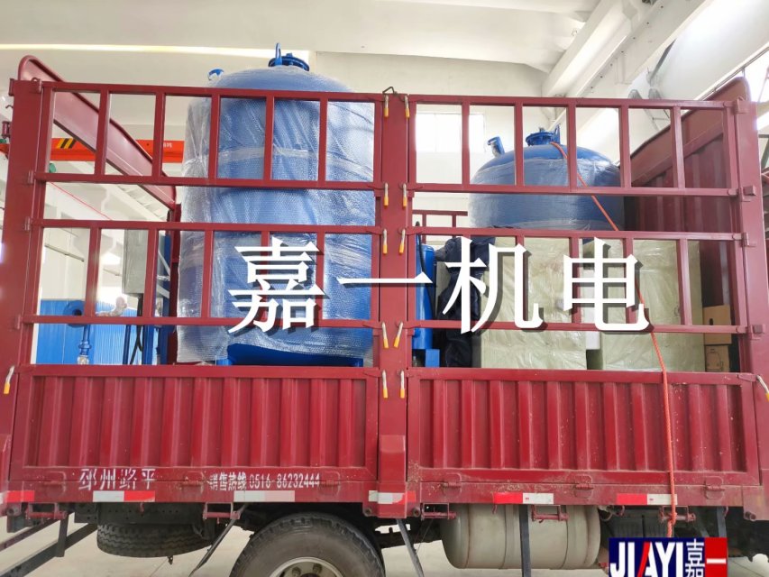 中電二預(yù)定的旁流水處理器，全自動加藥裝置，定壓補(bǔ)水裝置，水箱水處理器全部調(diào)試運(yùn)行好